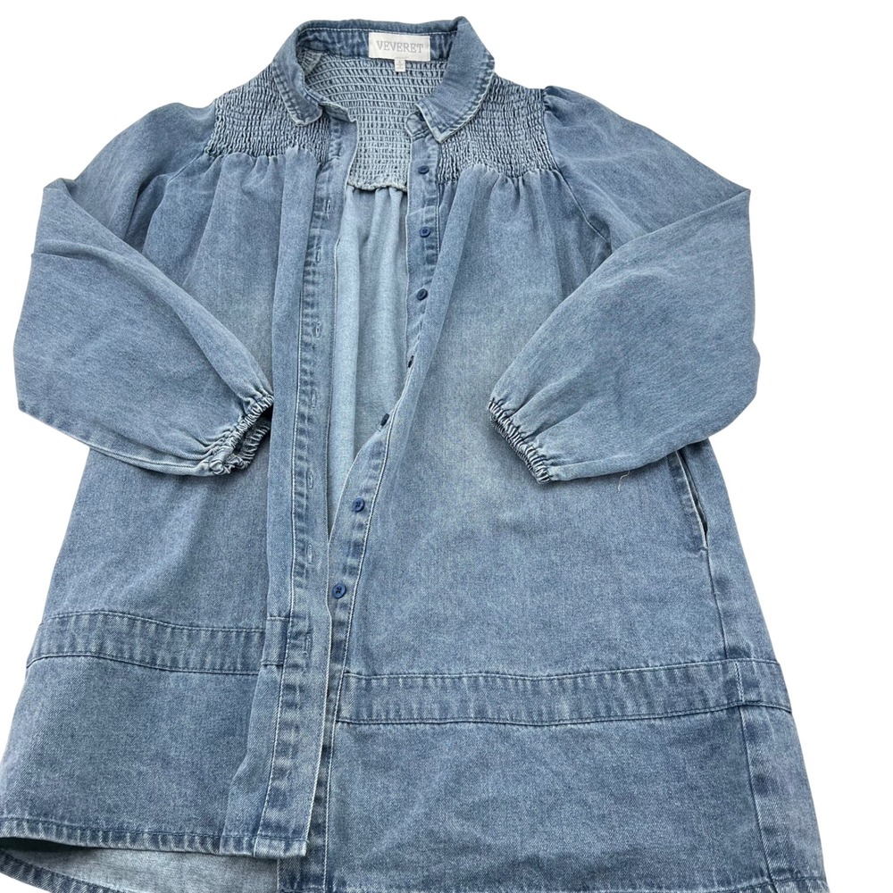 VEVERET Denim Smocked Size Small Button‎ Down Shacket Shirt Jacket